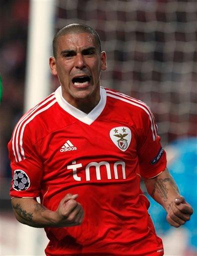 Maxi Pereira abrió el camino para los lusos. FOTO: AP