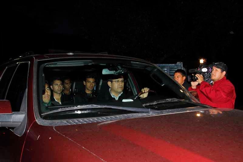 Los jugadores del Guadalajara llegaron en un mismo vehículo. FOTO: CIRO GUTIÉRREZ
