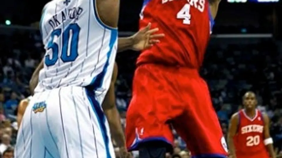 Sin Ayón, los Hornets pierden 101-93 ante Filadelfia