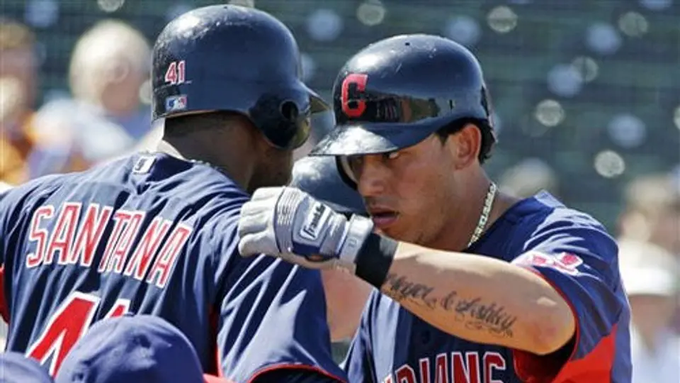 Asdrúbal Cabrera renueva con Indios hasta 2014