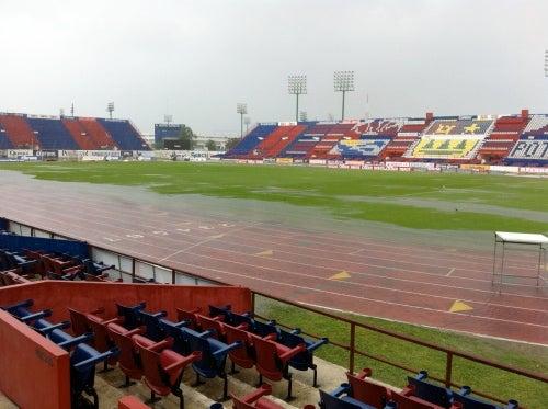 La cancha del Andrés Quintana Roo está inundada (FOTO: JORGE JARAMILLO)