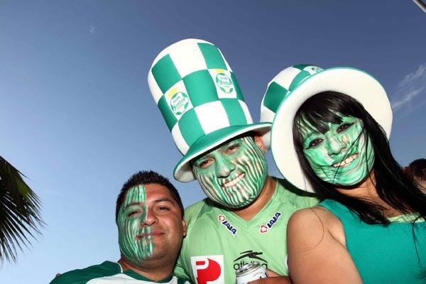 Seguidores de Santos no dudanen pintarse el rostro | MEXSPORT