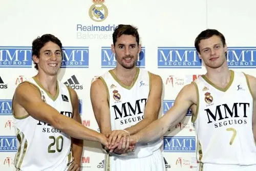 Real Madrid retoma el liderato tras vencer 78-74 a Barcelona