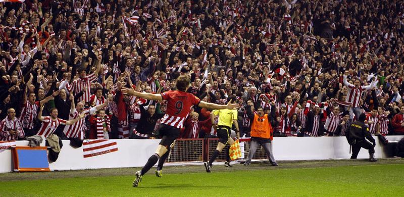 Llorente celebró su primer tanto al minuto 23. FOTO: EFE
