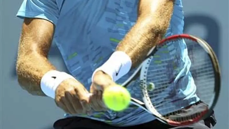 Del Potro debuta en Sydney con triunfo y cae Wozniacki