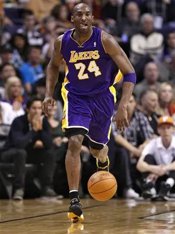 Kobe explota contra Lakers por el trato a Gasol