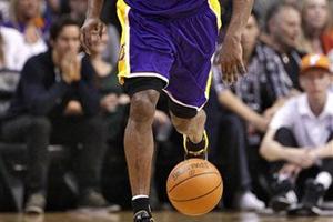 Kobe explota contra Lakers por el trato a Gasol