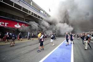 Ocurre explosión en el garaje de Williams durante festejo