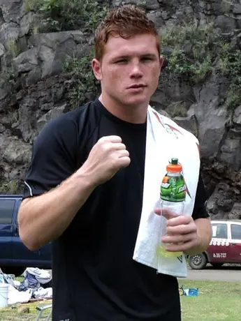 'Canelo' Álvarez iría por Shane Mosley