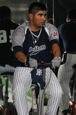 Menchaca quiere elevar sus números en Sultanes