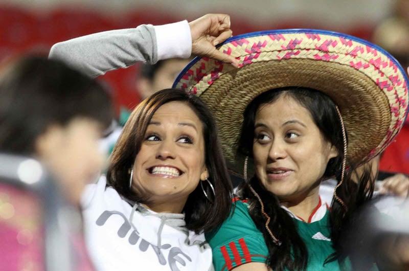 Los sombreros y el ánimo a tope. FOTO: MEXSPORT