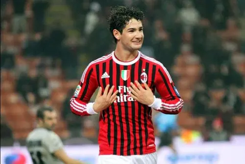Pato estará por lo menos un mes sin actividad por lesión