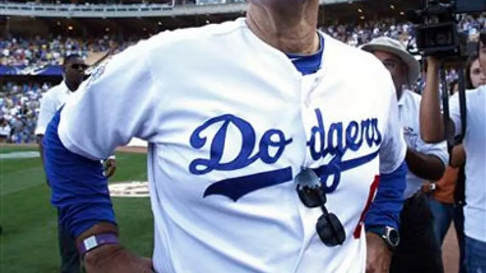 Joe Torre renuncia como vicepresidente ejecutivo de la MLB