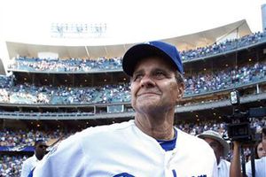 Joe Torre renuncia como vicepresidente ejecutivo de la MLB
