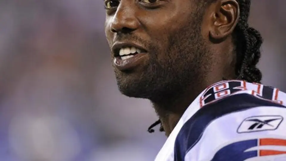 Randy Moss se queda con 49ers