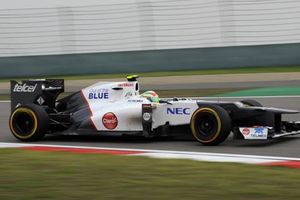 Checo termina undécimo en Bahrein