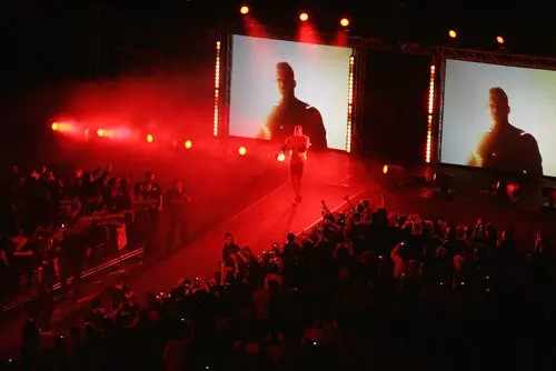 Kane aplasta al 'cumpleañero' Randy Orton