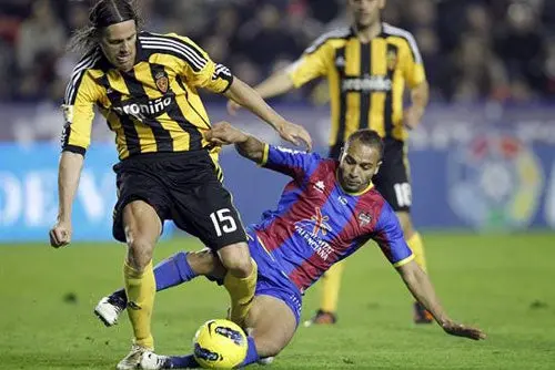 Zaragoza empata 0-0 y sigue en problemas de descenso