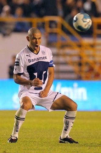 Verón se esforzó al máximo (FOTO: CIRO GUTIÉRREZ)