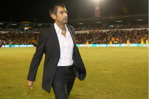 Adame desconoce su futuro al frente de Tecos