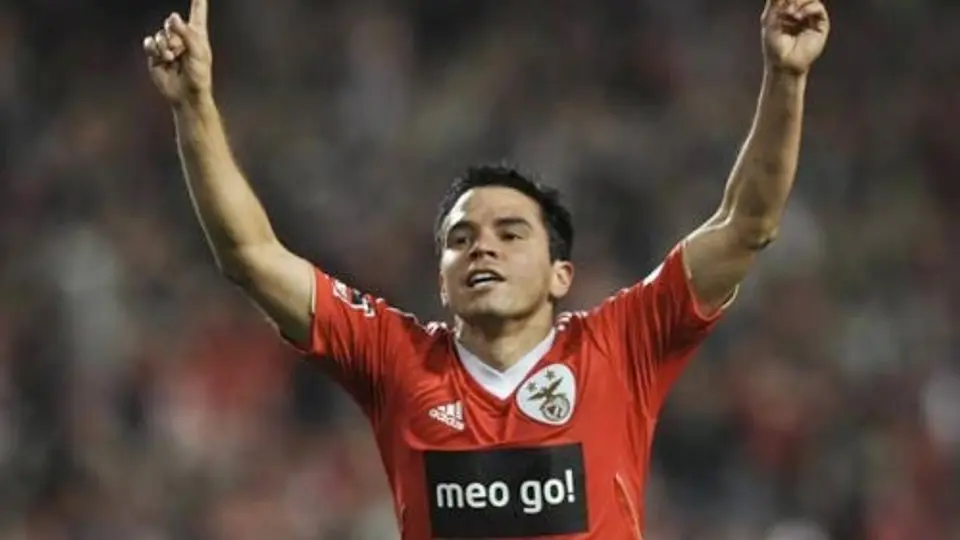 Javier Saviola renueva con el Benfica hasta 2013