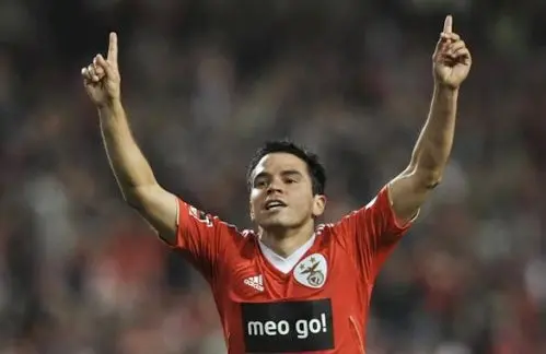 Javier Saviola renueva con el Benfica hasta 2013
