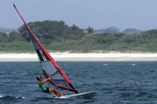 Demita Vega gana Oro en Mundial de vela