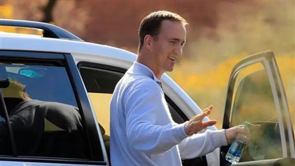 Manning se reúne con Titanes