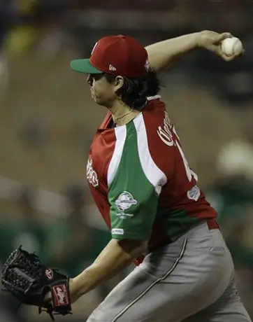 Luis Mendoza pacta con Reales por un año