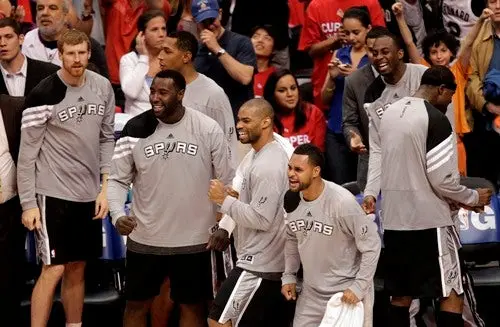 Spurs barren con Clippers también