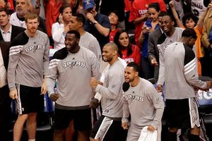 Spurs barren con Clippers también