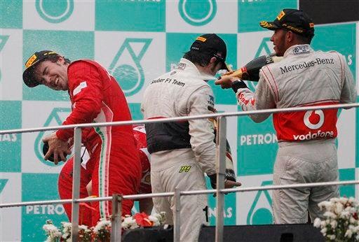 La Champagne no podía faltar en el festejo. (FOTO: AP)