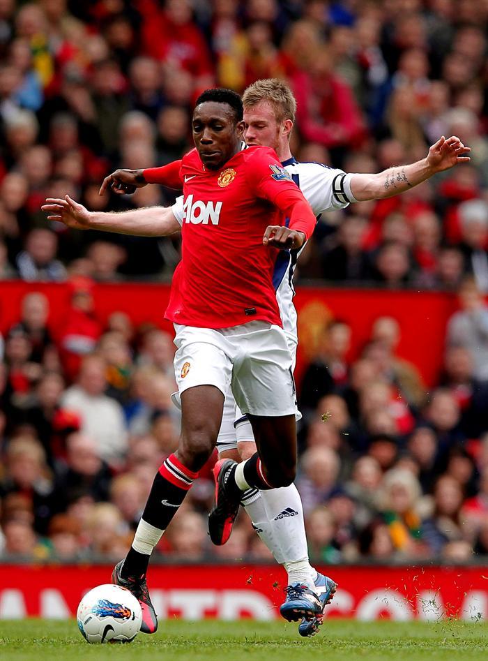 Manchester United alcanzó el liderato de la Premier, al aprovechar el tropezón del City. FOTO: EFE