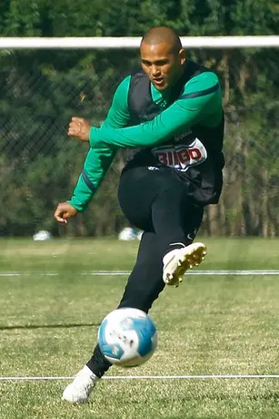 El futuro de Humberto Suazo es incierto