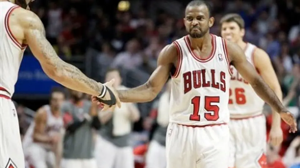 Sin Derrick Rose, Chicago se impone 106-102 al Heat de Miami