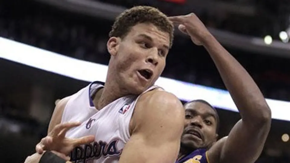 Clippers se impone 102-94 a Lakers