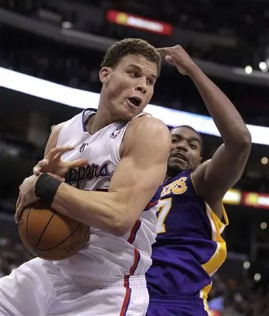 Clippers se impone 102-94 a Lakers