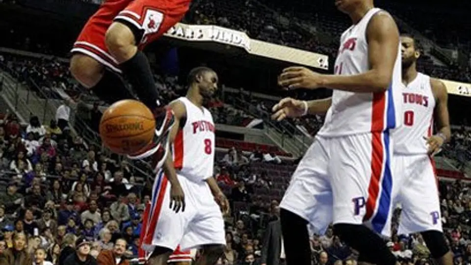 Bulls aplastan a Pistons 92-68