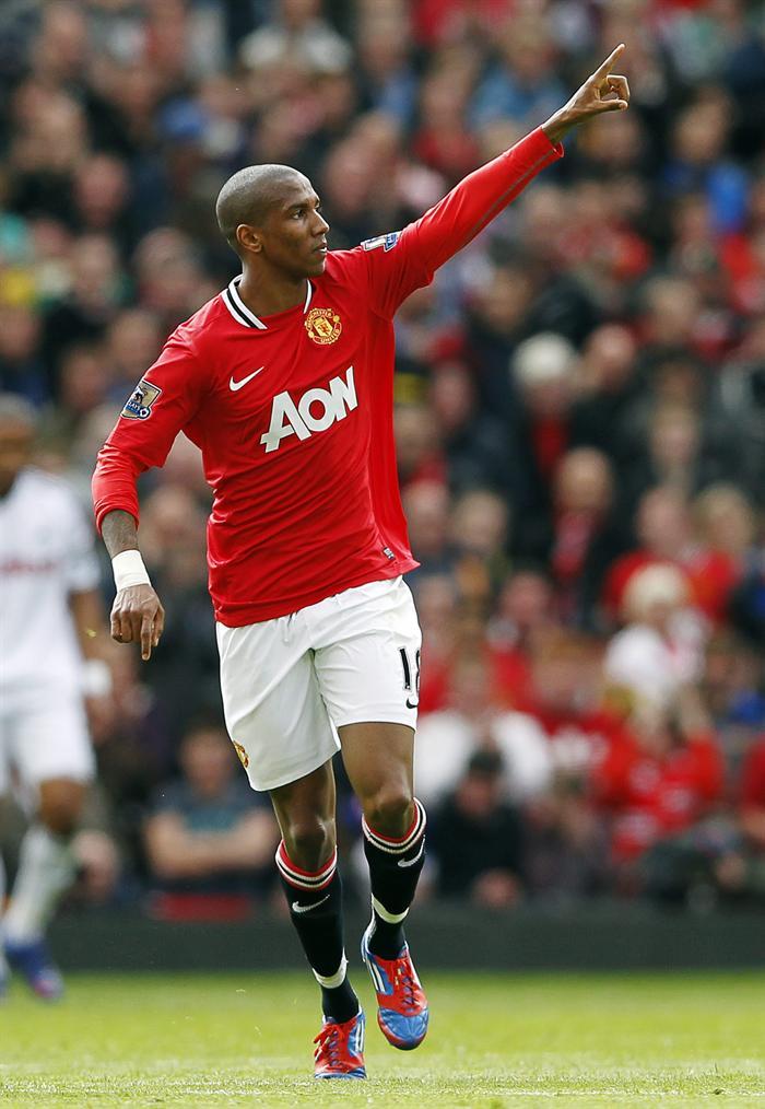 Ashley Young celebró su tanto | EFE