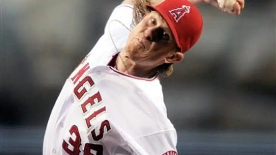 Jered Weaver tira sin hit y sin carrera en el Angelinos 9-0 Mellizos