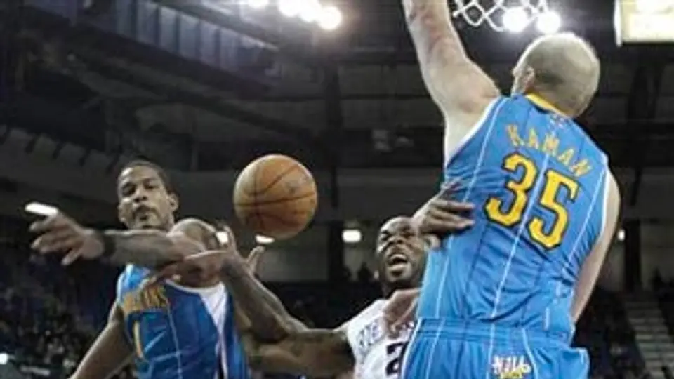 Sacramento logra quedarse con el triunfo ante Hornets
