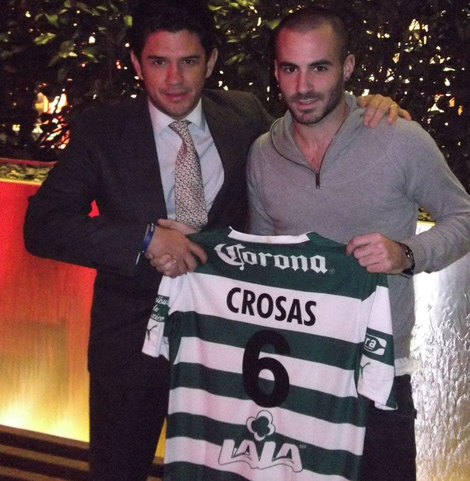 El canterano del Barcelona juega como recuperador. FOTO: CLUB SANTOS