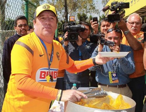 Piojo paga la tamaliza