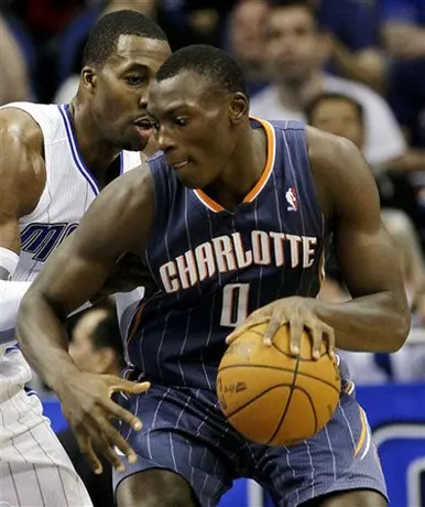 Bobcats caen 96-89 ante el Magic