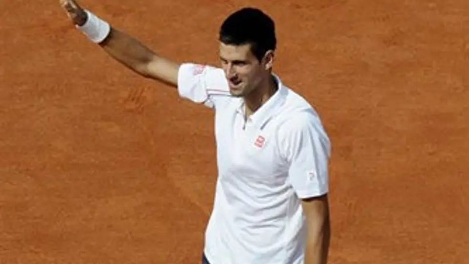 Djokovic avanza a segunda fase en Roland Garros