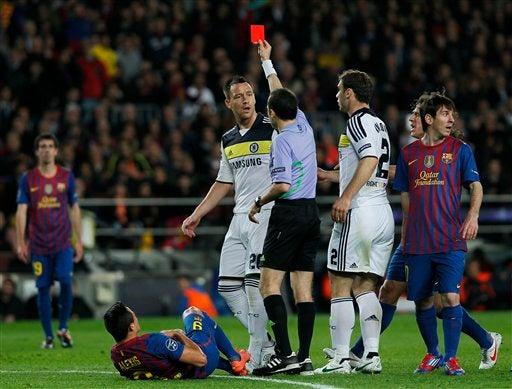 El capitán del Chelsea John Terry es expulsado. FOTO: AP
