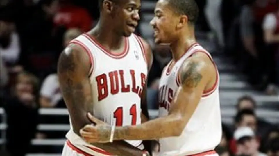 Boozer encabeza victoria de Chicago sobre Memphis