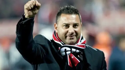 Antonio Mohamed seguirá como DT de Xolos