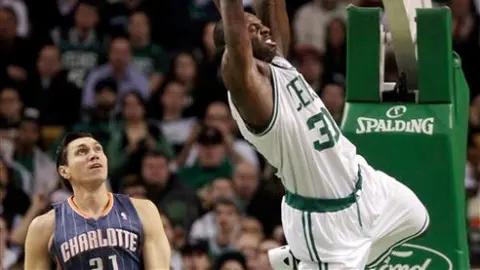 Nájera anota 3 puntos en derrota de Bobcats 94-84 ante Celtics