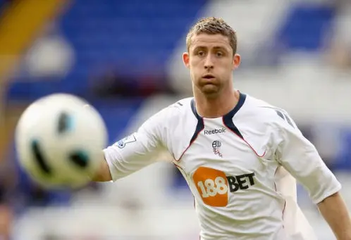 Chelsea refuerza su defensa con Gary Cahill